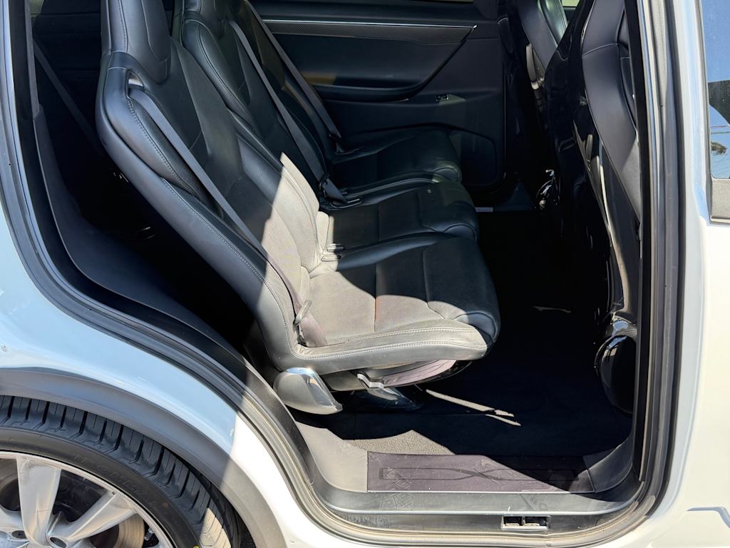 Thumbnail: 2016 Tesla Model X - 30