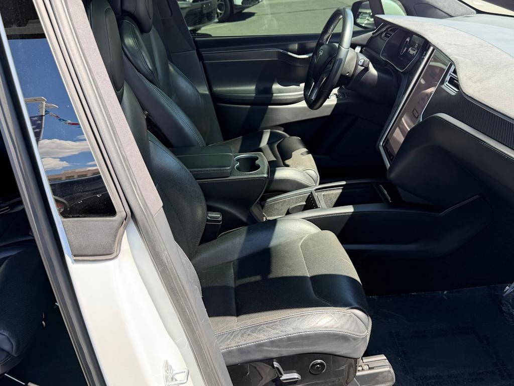 Thumbnail: 2016 Tesla Model X - 31