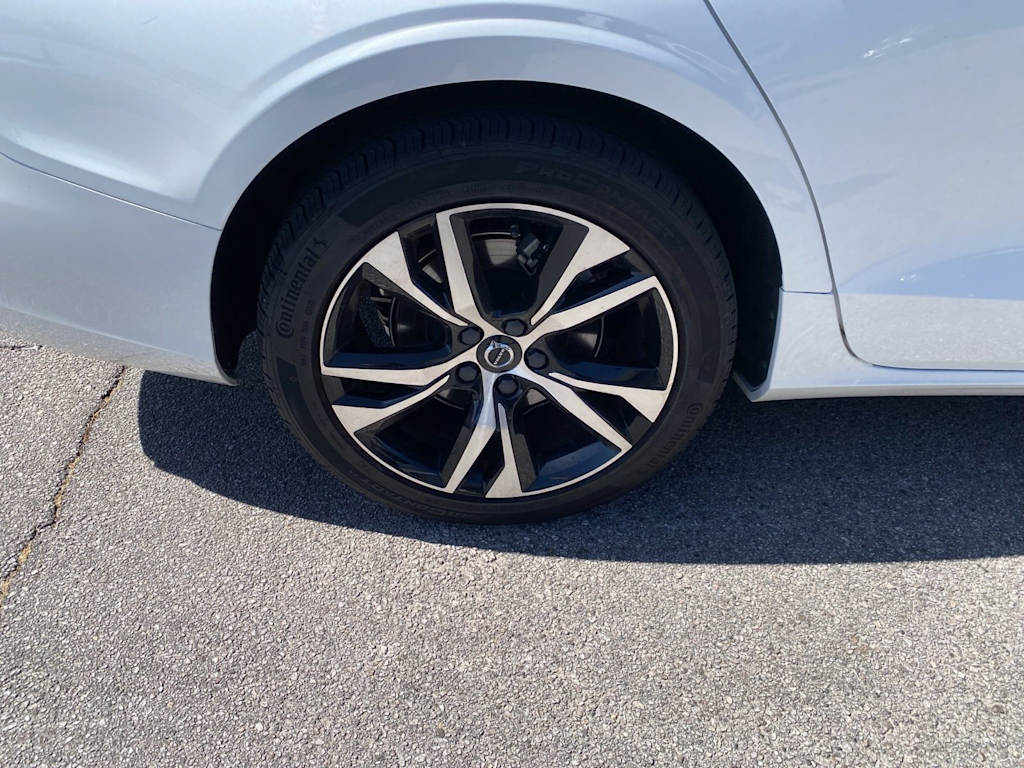 Thumbnail: 2024 Volvo S60 - 7