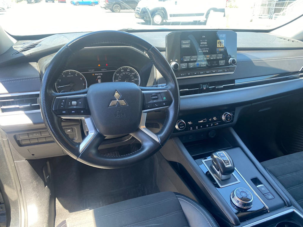 Thumbnail: 2024 Mitsubishi Outlander - 2