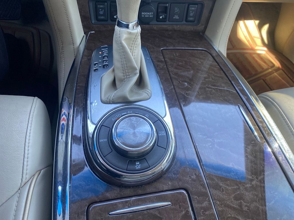 Thumbnail: 2015 INFINITI QX80 - 10