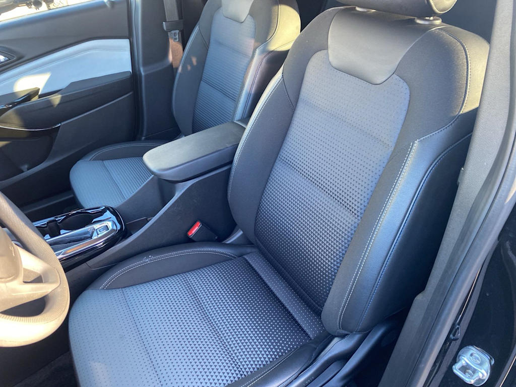 Thumbnail: 2025 Chevrolet Trax - 8