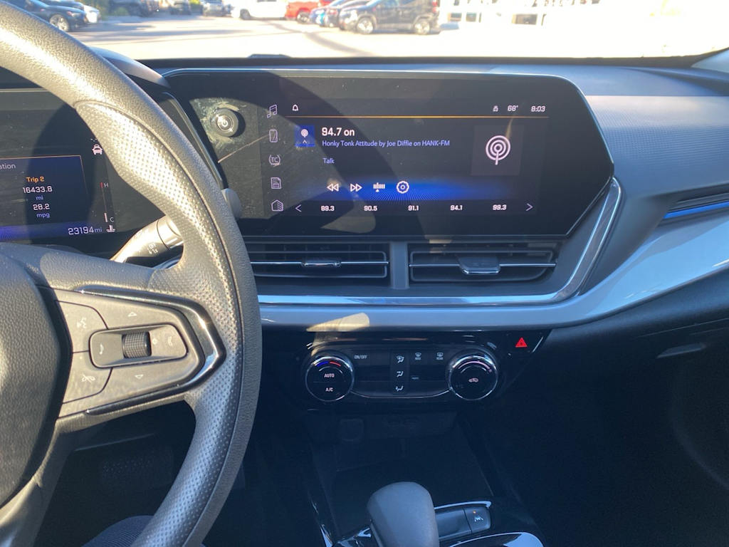 Thumbnail: 2025 Chevrolet Trax - 10