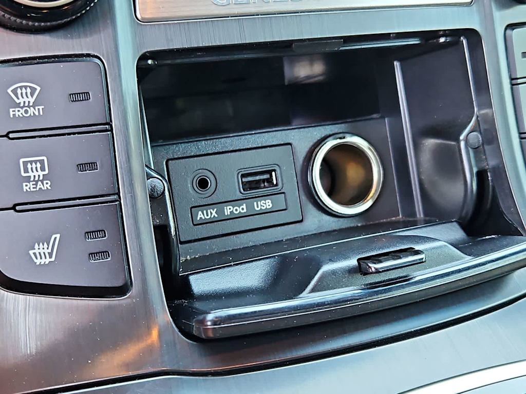 Thumbnail: 2014 Hyundai Genesis - 29