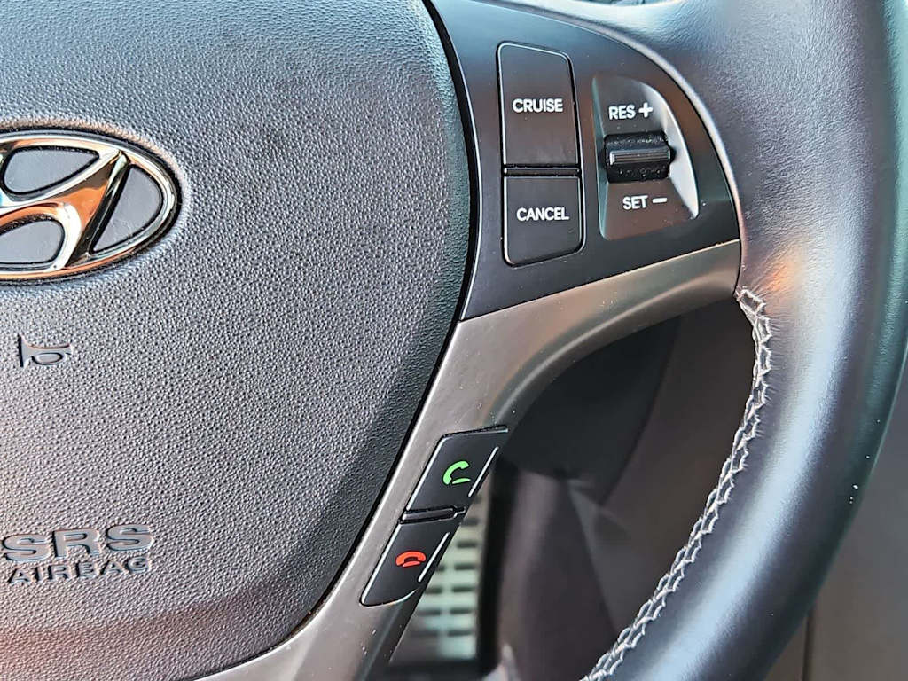 Thumbnail: 2014 Hyundai Genesis - 26