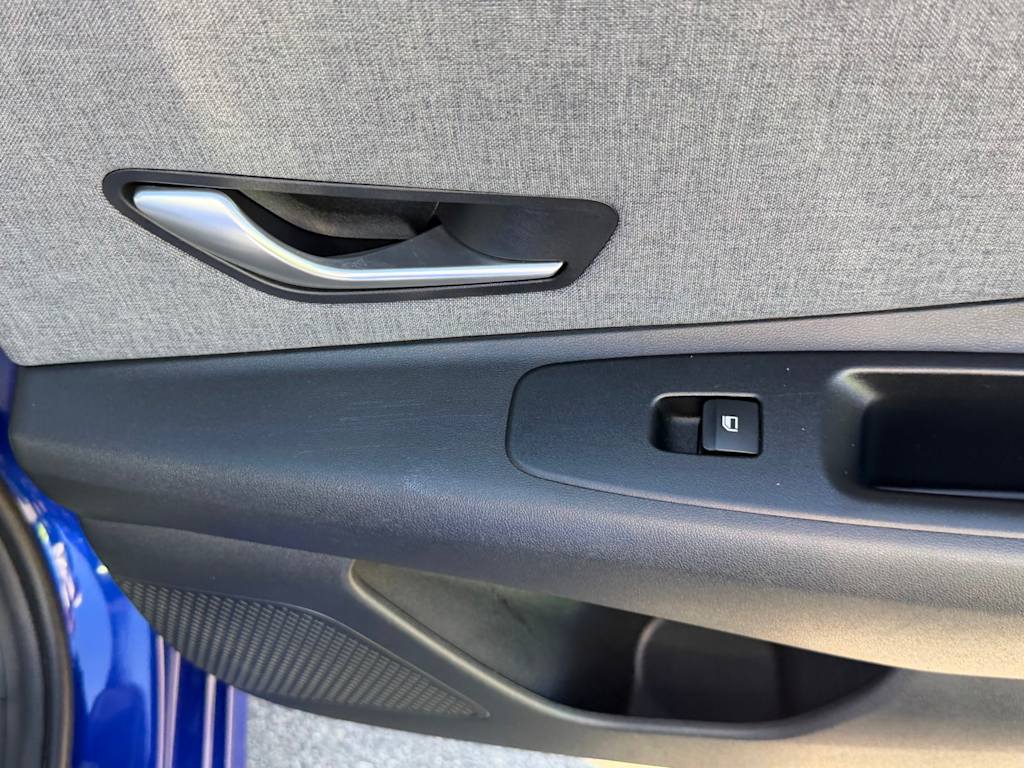 Thumbnail: 2024 Hyundai Elantra - 32