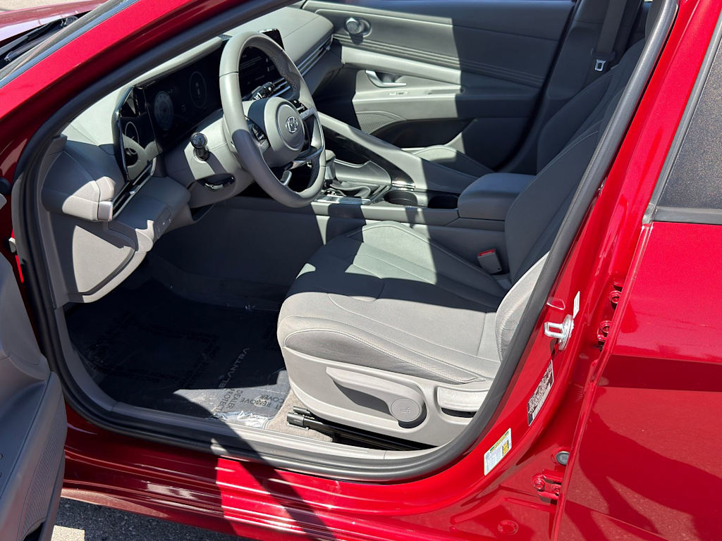 Thumbnail: 2023 Hyundai Elantra - 10