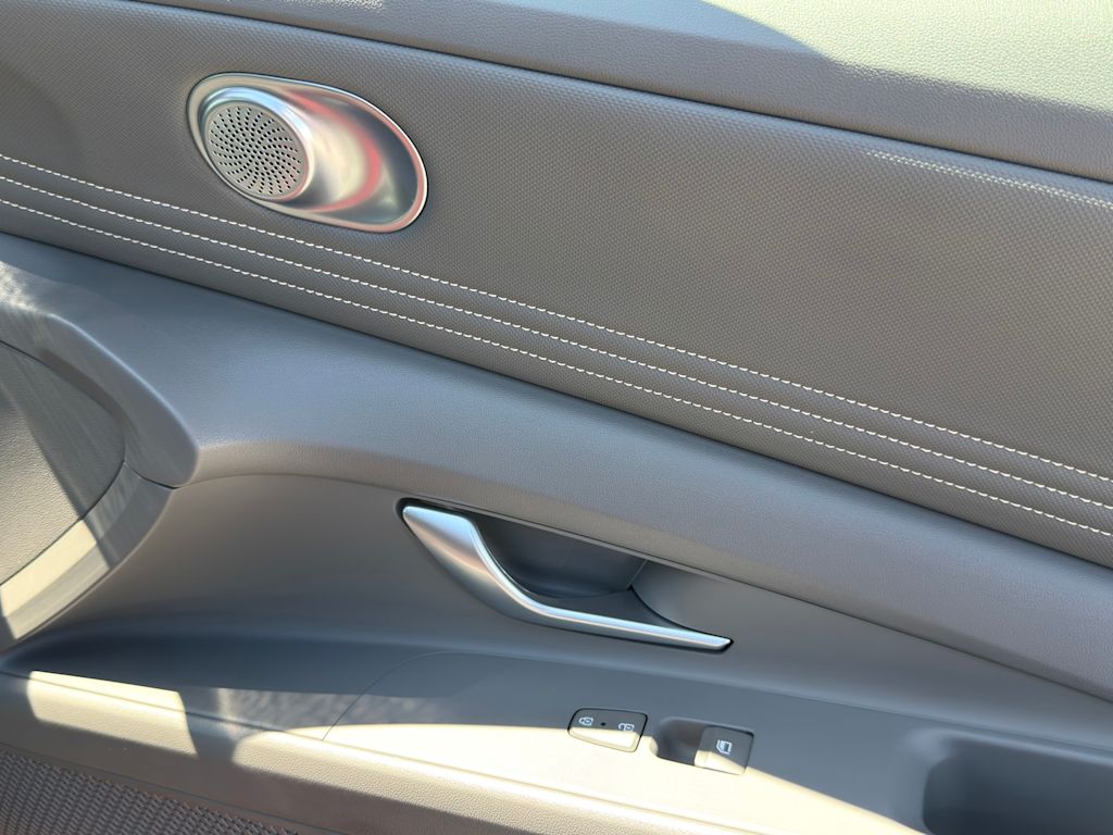 Thumbnail: 2023 Hyundai Elantra - 33
