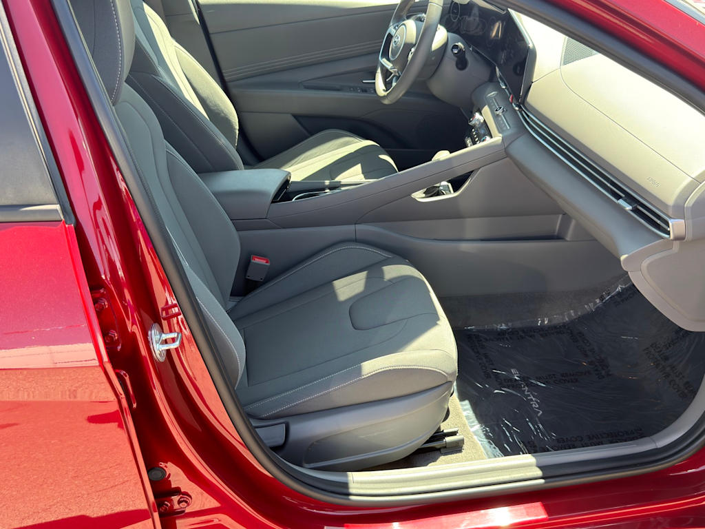 Thumbnail: 2023 Hyundai Elantra - 31
