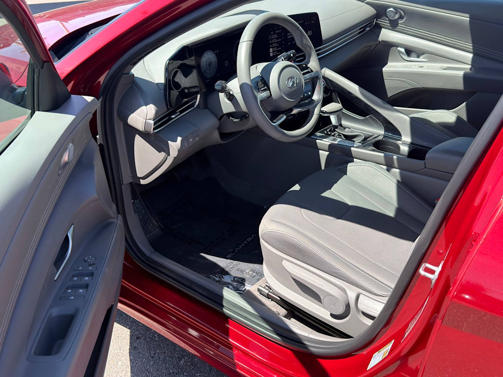 Thumbnail: 2023 Hyundai Elantra - 11