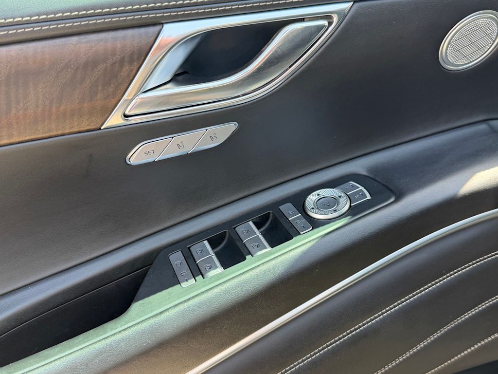Thumbnail: 2021 Genesis GV80 - 20