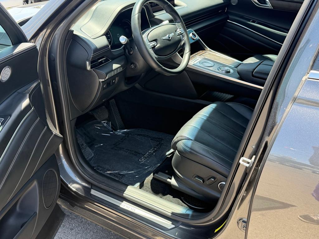 Thumbnail: 2021 Genesis GV80 - 26