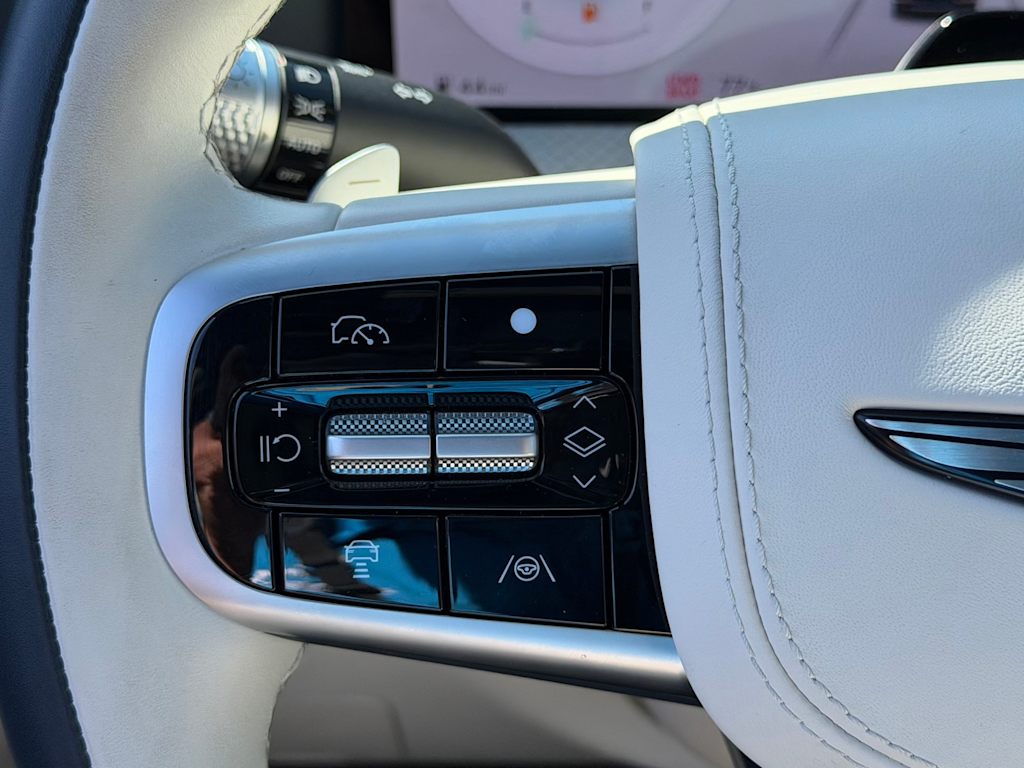 Thumbnail: 2025 Genesis GV80 - 21
