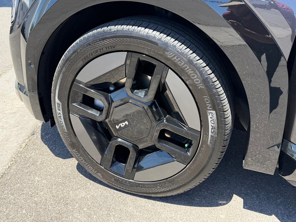 Thumbnail: 2024 Kia EV9 - 7