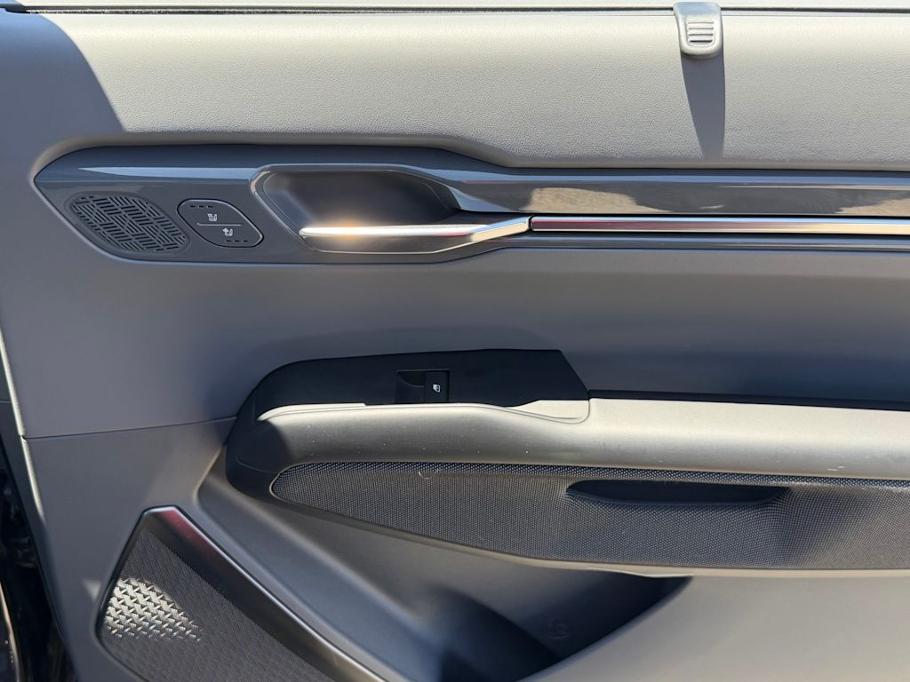 Thumbnail: 2024 Kia EV9 - 31