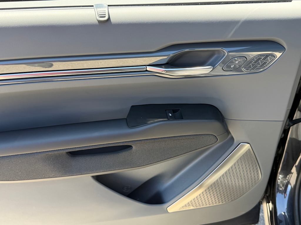 Thumbnail: 2024 Kia EV9 - 28