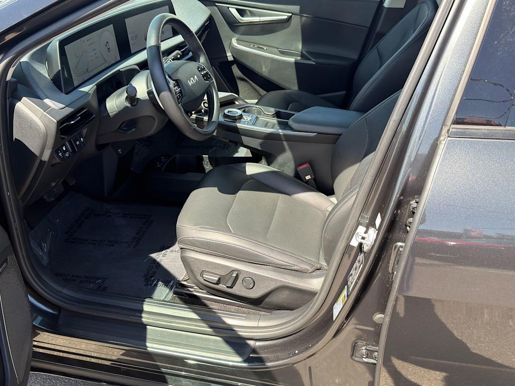 Thumbnail: 2024 Kia EV6 - 8