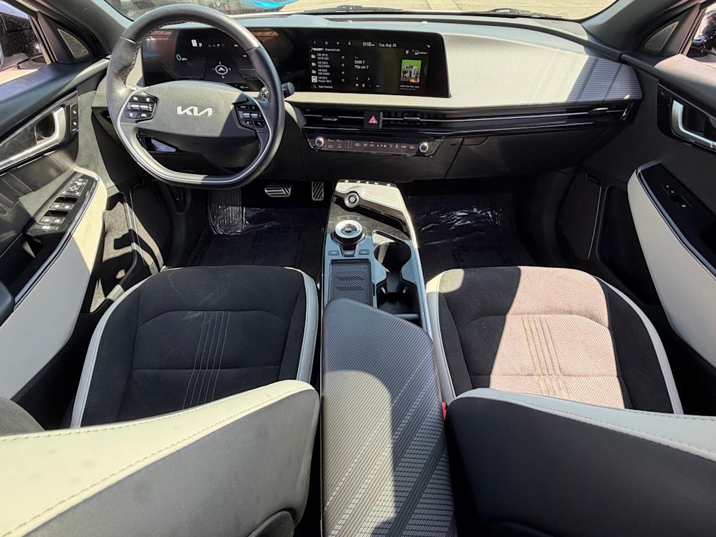 Thumbnail: 2024 Kia EV6 - 2