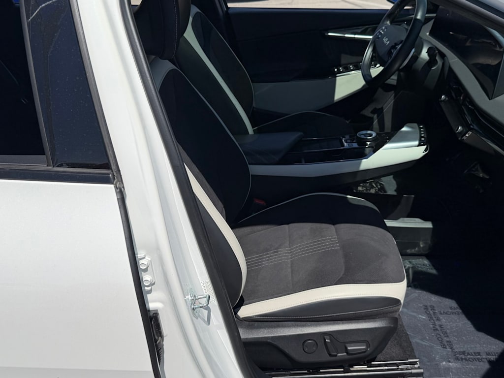 Thumbnail: 2024 Kia EV6 - 11