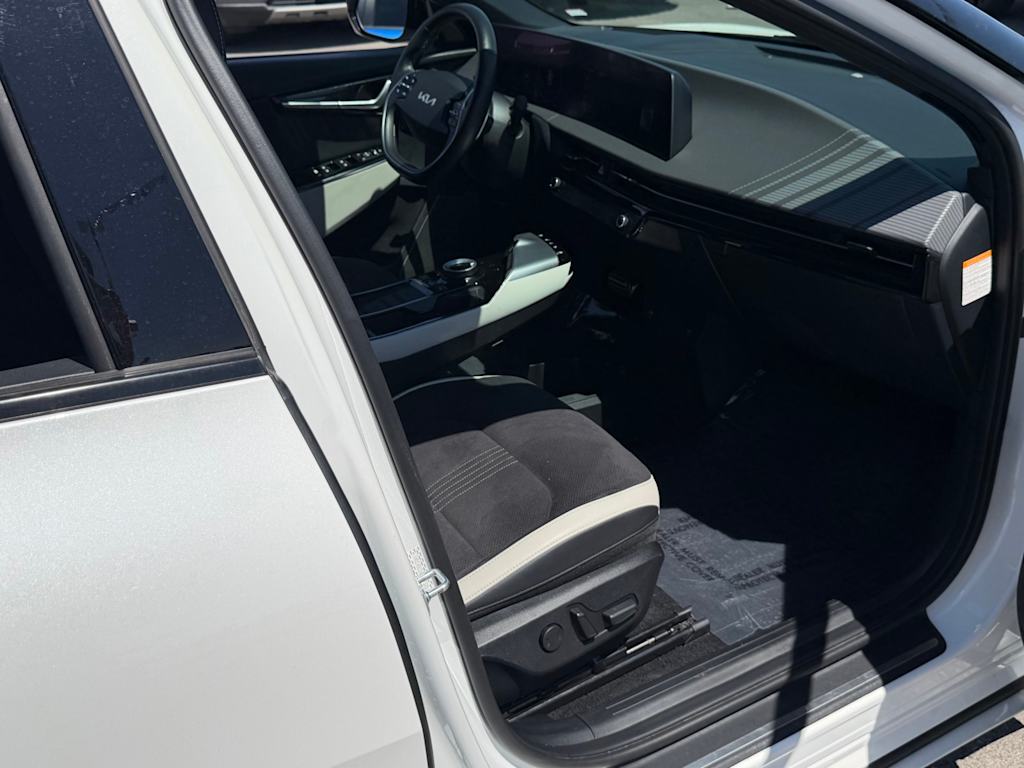 Thumbnail: 2024 Kia EV6 - 32