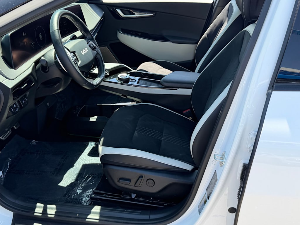 Thumbnail: 2024 Kia EV6 - 10