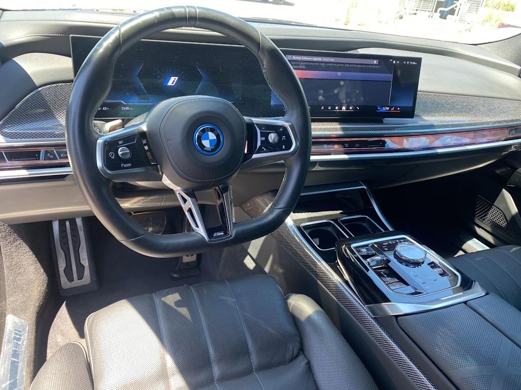 Thumbnail: 2023 BMW i7 - 2