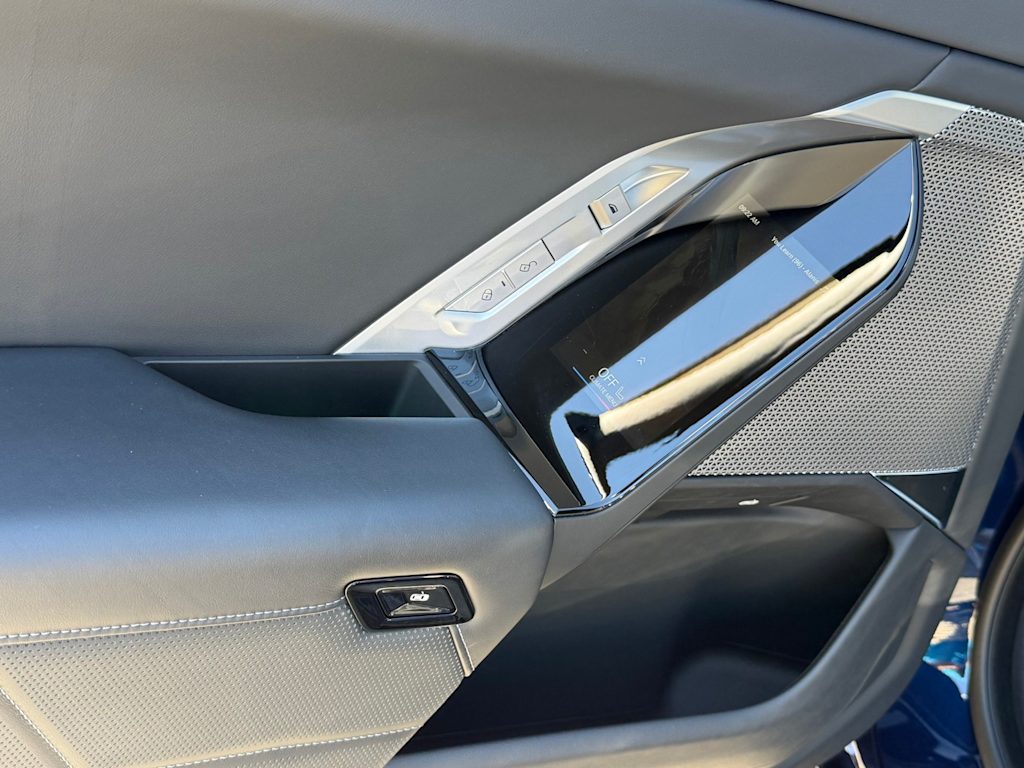 Thumbnail: 2023 BMW i7 - 29