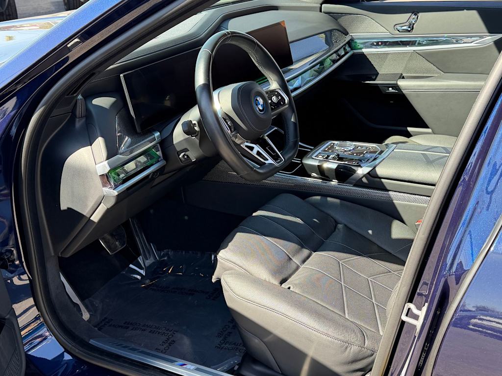 Thumbnail: 2023 BMW i7 - 10