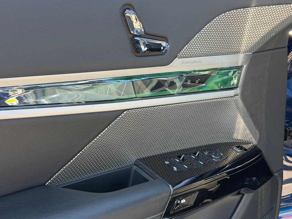 Thumbnail: 2023 BMW i7 - 7