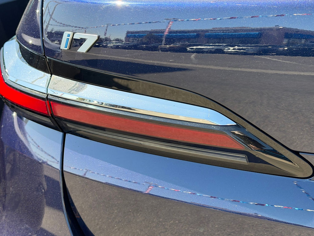 Thumbnail: 2023 BMW i7 - 35