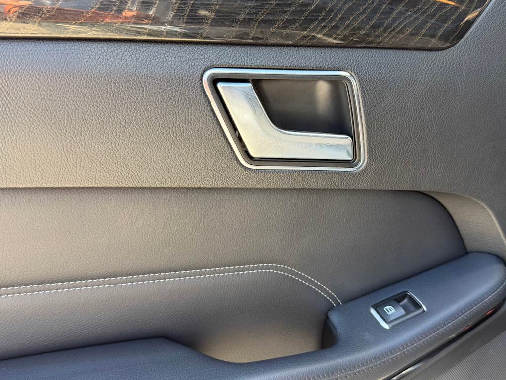 Thumbnail: 2016 Mercedes-Benz E-Class - 27