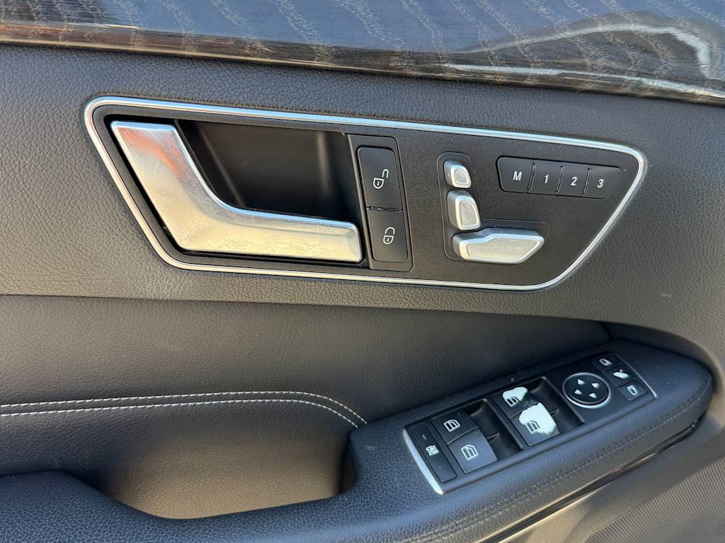 Thumbnail: 2016 Mercedes-Benz E-Class - 21
