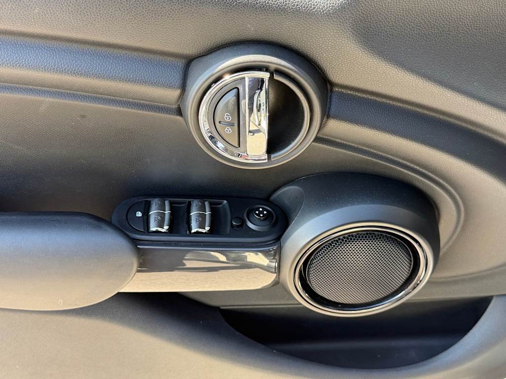 Thumbnail: 2018 MINI Cooper - 21
