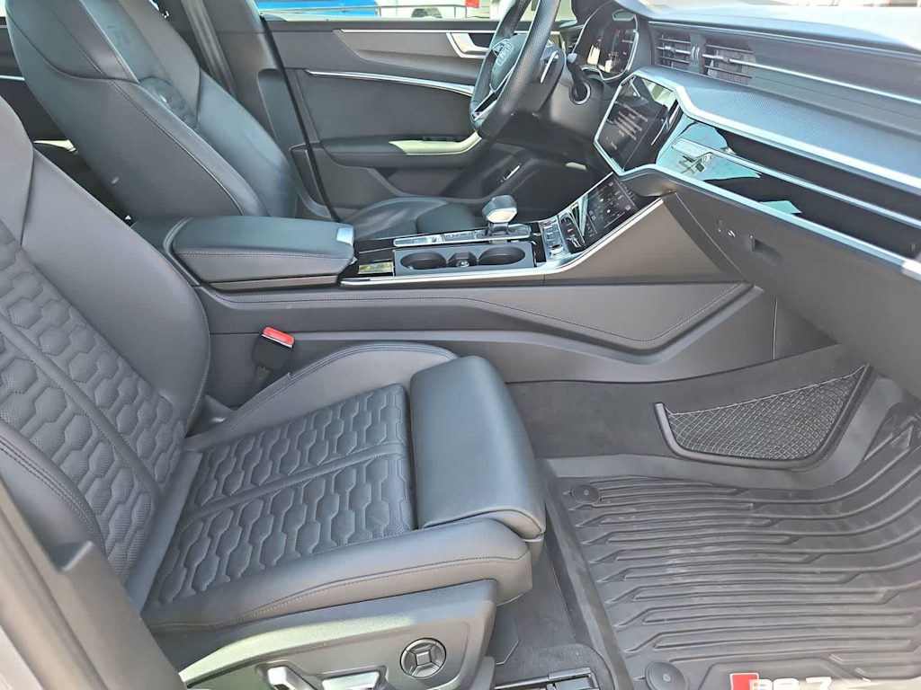 Thumbnail: 2024 Audi RS 7 - 12