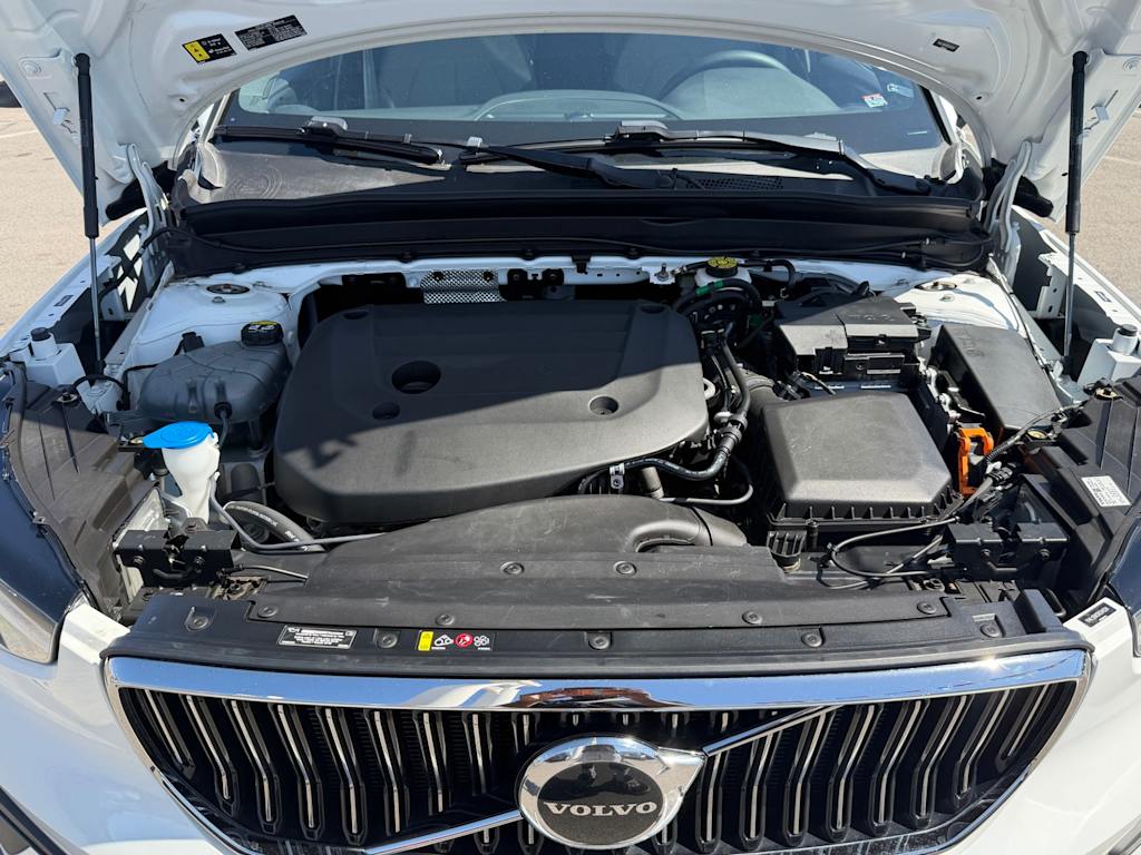 Thumbnail: 2024 Volvo XC40 - 8