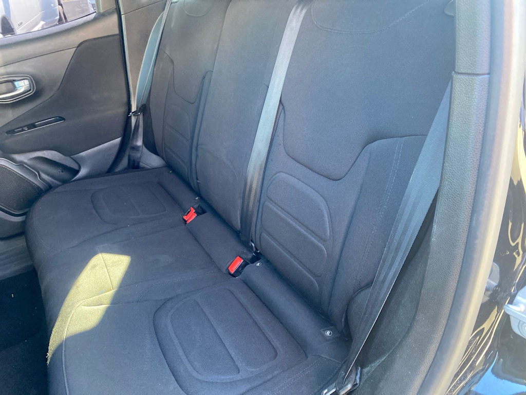 Thumbnail: 2021 Jeep Renegade - 9