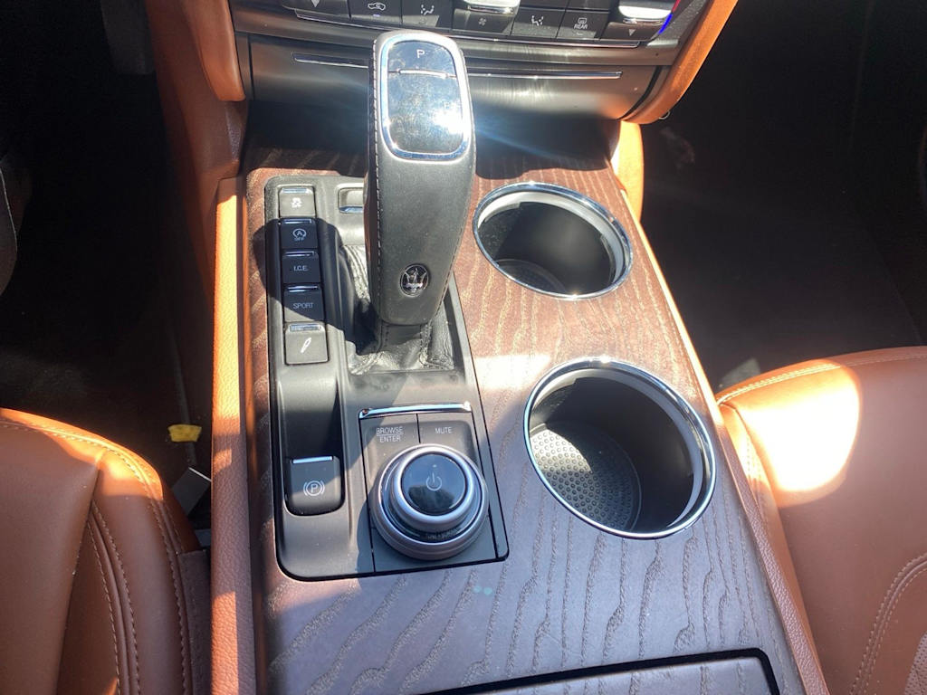 Thumbnail: 2022 Maserati Quattroporte - 11