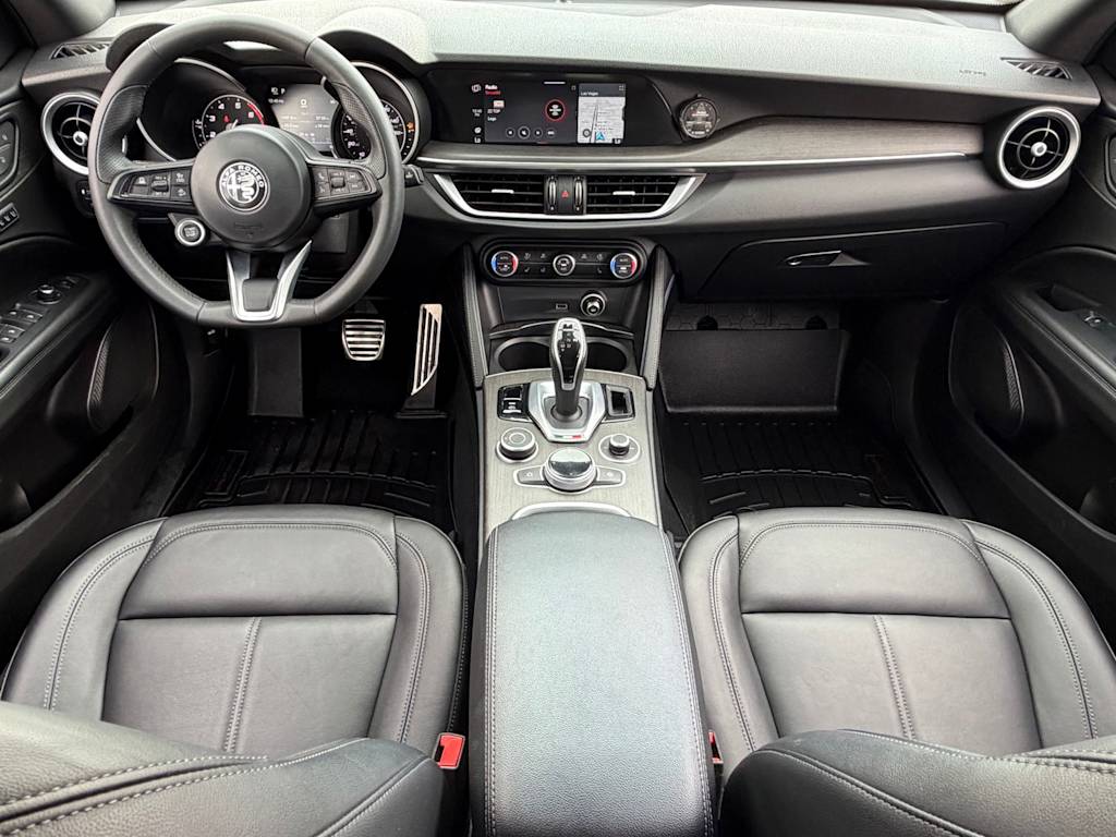 Thumbnail: 2022 Alfa Romeo Stelvio - 10