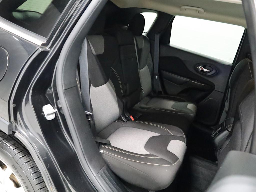 Thumbnail: 2014 Jeep Cherokee - 37