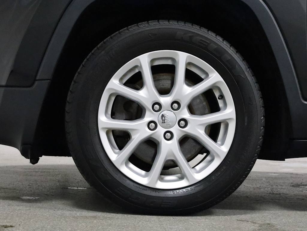 Thumbnail: 2014 Jeep Cherokee - 40
