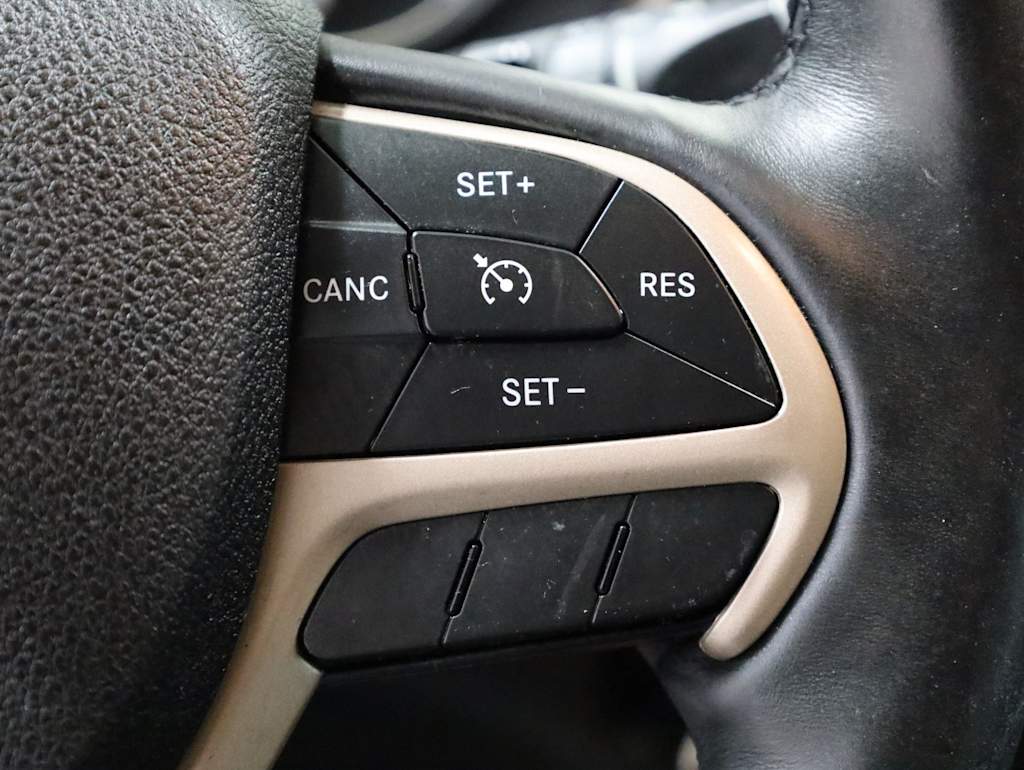Thumbnail: 2014 Jeep Cherokee - 32