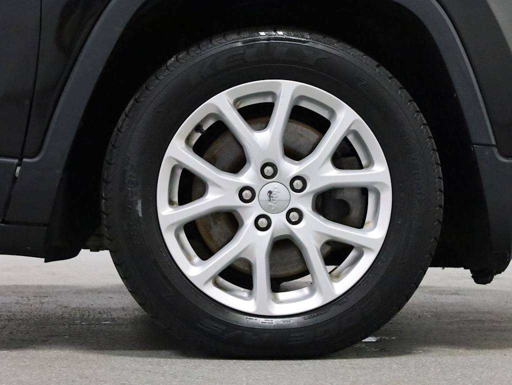 Thumbnail: 2014 Jeep Cherokee - 26
