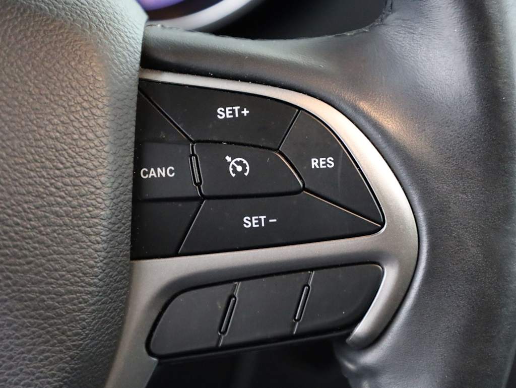 Thumbnail: 2019 Jeep Grand Cherokee - 32
