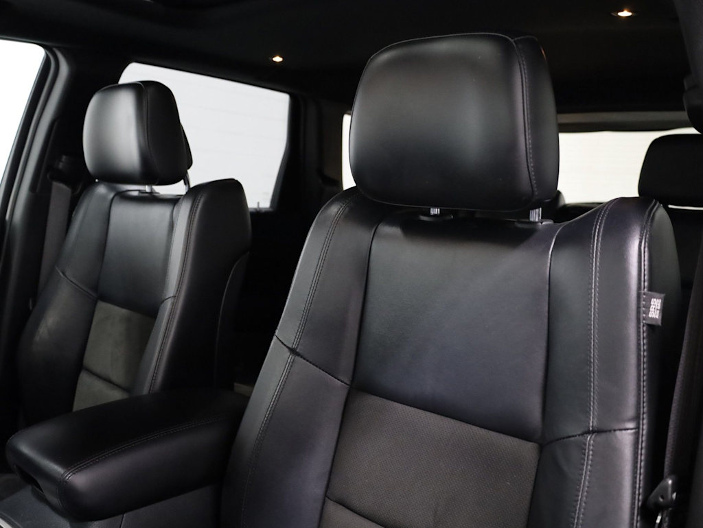 Thumbnail: 2019 Jeep Grand Cherokee - 12