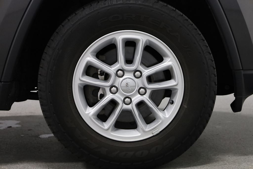Thumbnail: 2019 Jeep Grand Cherokee - 23