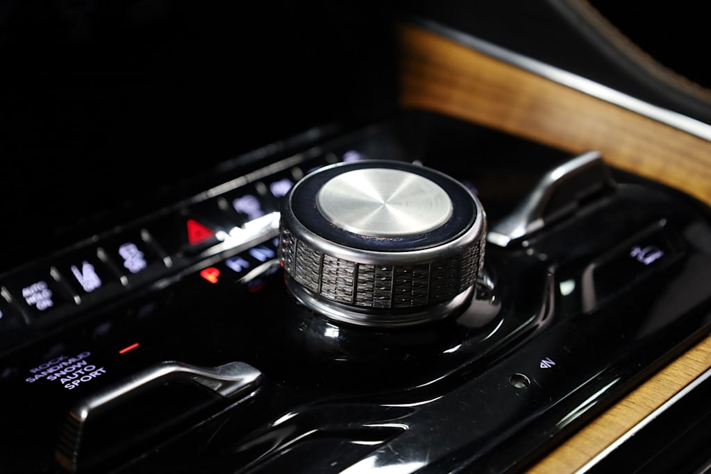 Thumbnail: 2022 Jeep Grand Wagoneer - 33