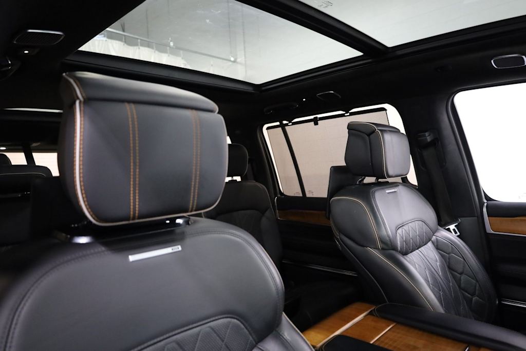 Thumbnail: 2022 Jeep Grand Wagoneer - 30