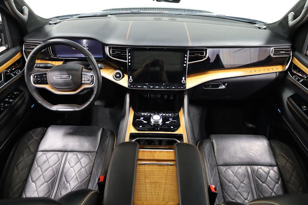 Thumbnail: 2022 Jeep Grand Wagoneer - 15