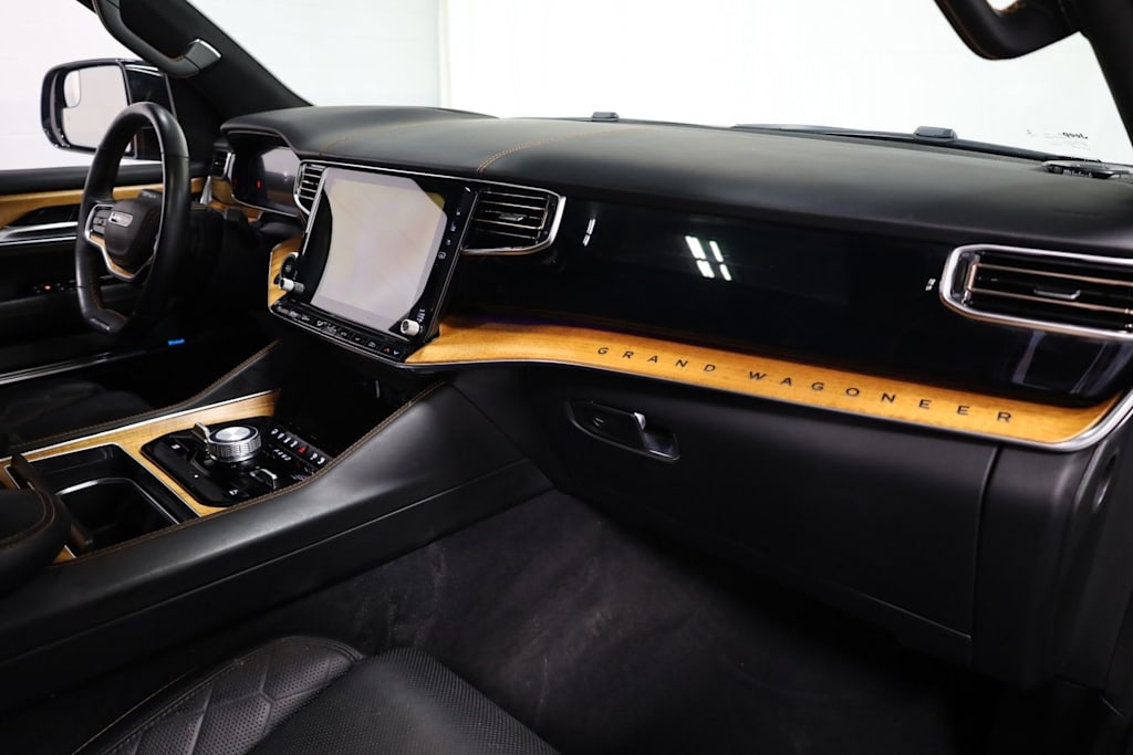 Thumbnail: 2022 Jeep Grand Wagoneer - 10