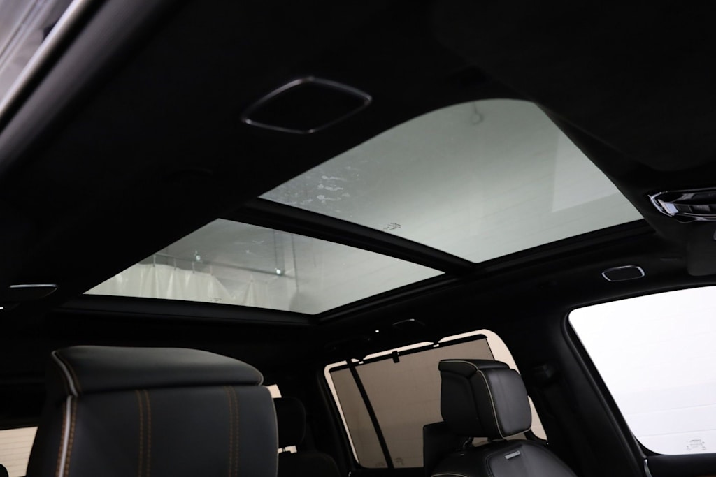 Thumbnail: 2022 Jeep Grand Wagoneer - 29